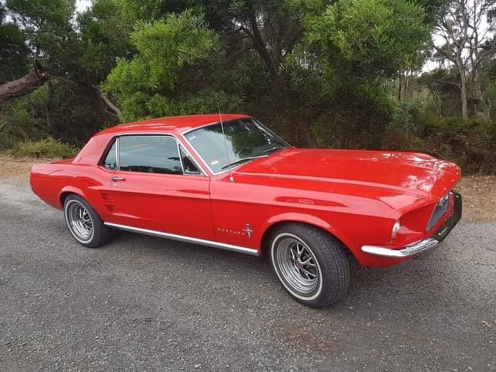 Ford Mustang 1967 red coupe